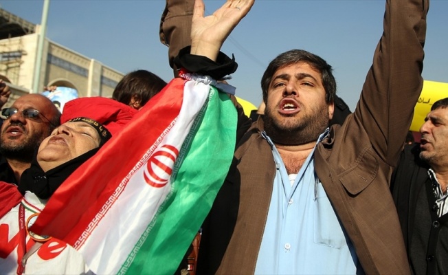 İran'da benzin zammı protestolarında bir kişi öldü