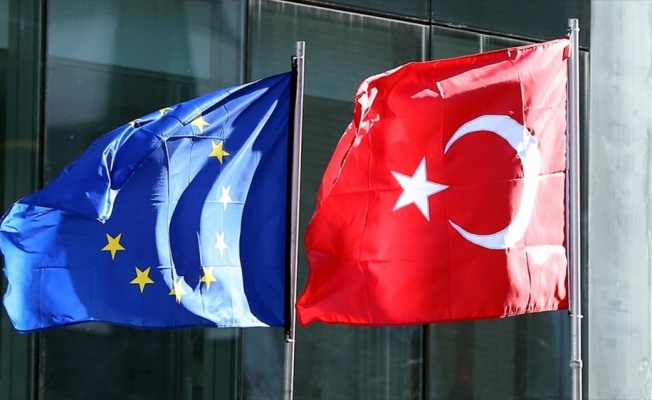 Halkın AB &uuml;yeliğine desteği s&uuml;r&uuml;yor ancak ger&ccedil;ekleşeceğine inancı azalıyor