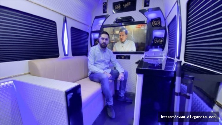 Hollanda'da Türk kuaför, minibüsüyle tüm Avrupa'ya 'seyyar berber' hizmeti sunuyor