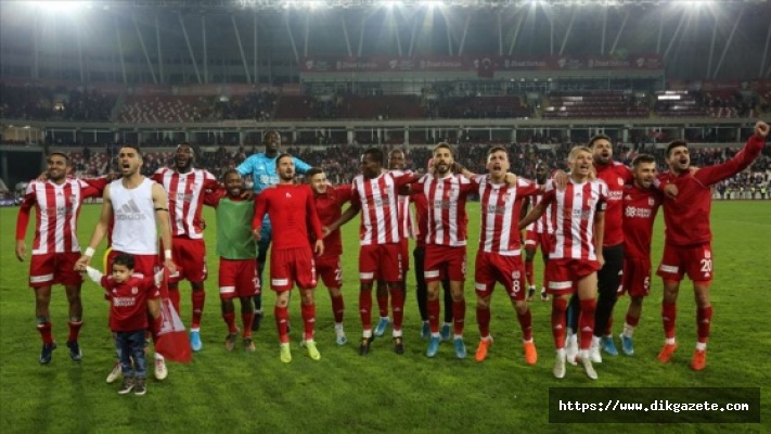 Sivasspor zirveyi sevdi