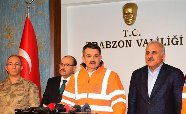 Tarım ve Orman Bakanı Pakdemirli: 'Karadeniz Bölgesi'nde kontrol altına alınmamış 2 önemli yangın var'
