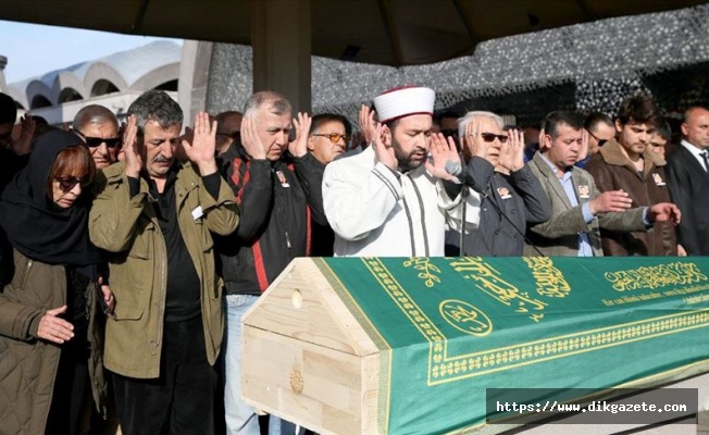 Tunç Başaran için Şakirin Camisi&#039;nde cenaze namazı kılındı