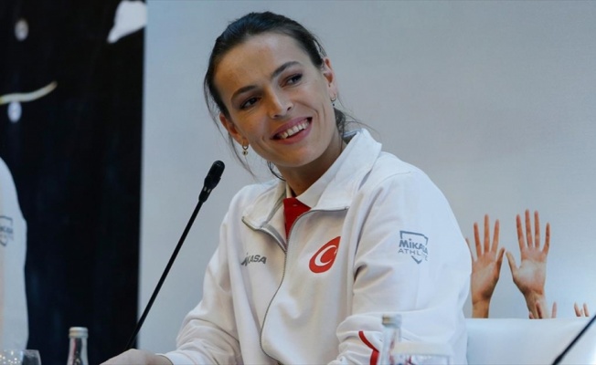 A Milli Kadın Voleybol Takımı kaptanı Eda Erdem D&uuml;ndar: Tokyo'da k&uuml;rs&uuml;ye &ccedil;ıkmak i&ccedil;in m&uuml;cadele edeceğiz