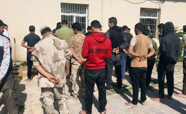 G&uuml;venlik g&ouml;revlisi olma hayaliyle BAE'ye giden Sudanlılar, kendilerini Hafter'in kamplarında buldu