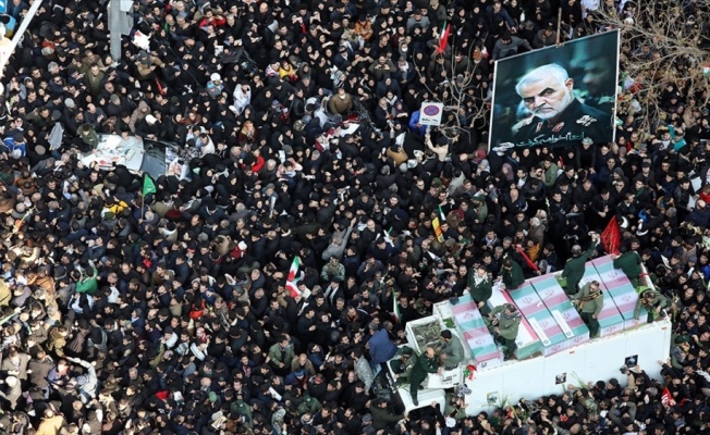 İran’ın başkenti Tahran’da Süleymani için cenaze töreni düzenlendi