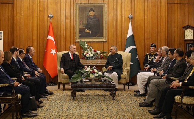Cumhurbaşkanı Erdoğan ile Pakistan Cumhurbaşkanı Alvi bir araya geldi