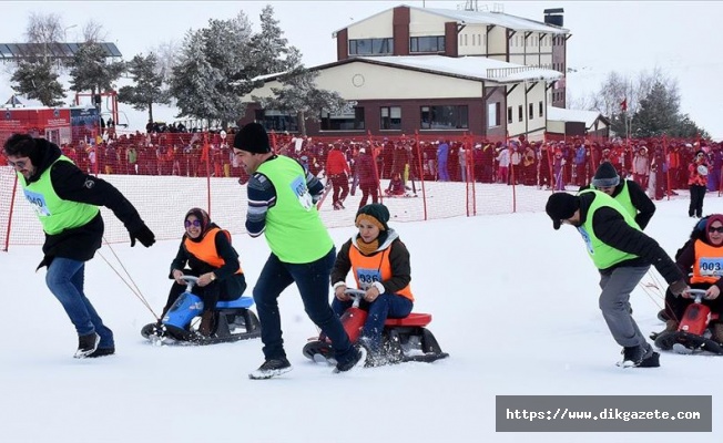 Erciyes'te eşler 'Artık çekilmez oldun' diyerek yarıştı