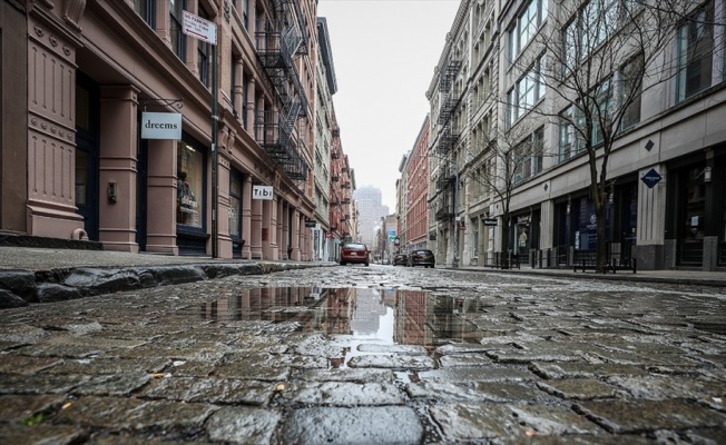 ABD'de büyük mağazalar yüzbinlerce çalışanını ücretsiz izine çıkarıyor