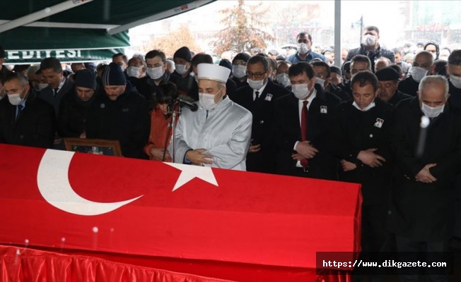 Kalp krizi sonucu vefat eden Espiye Kaymakamı Baştürk son yolculuğuna uğurlandı