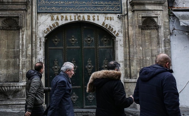 Kapalıçarşı ve Mısır Çarşısı koronavirüs tedbirleri kapsamında kapatıldı
