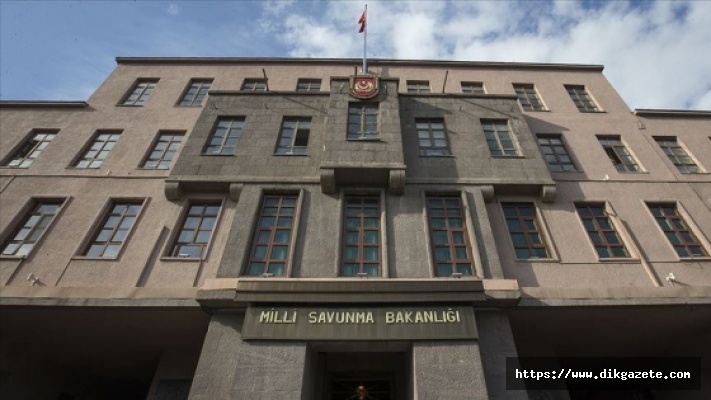 MSB: İdlib'de u&ccedil;aklarımıza taarruz eden Rejime ait 2 SU-24 tipi u&ccedil;ak d&uuml;ş&uuml;r&uuml;ld&uuml;