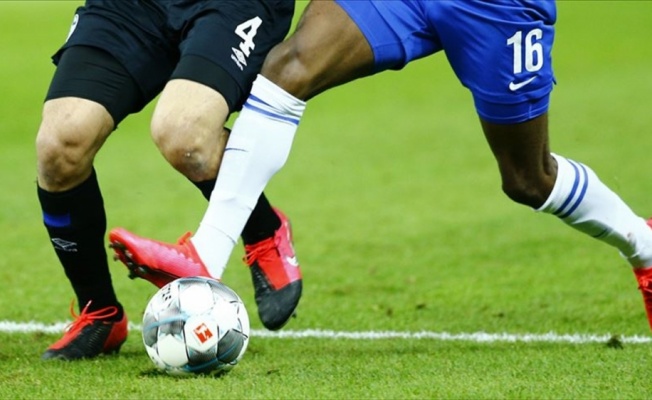 Bundesliga'nın 'seyircisiz' başlaması i&ccedil;in Merkel'in kararı bekleniyor