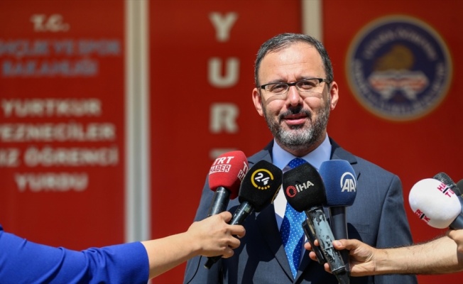 Üniversite öğrencilerinin nisan ayı burs ve kredileri hesaplara yatırılmaya başlandı