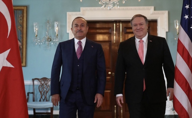 Çavuşoğlu ile Pompeo Kovid-19 ile mücedeleyi görüştü