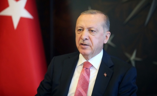 Cumhurbaşkanı Erdoğan, Milli Dayanışma Kampanyası'na yüzüğünü gönderen vatandaşla görüştü