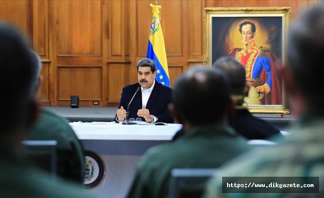 Maduro, Guaido ile ABD'liler arasında imzalandığı iddia ettiği belgeyi açıkladı
