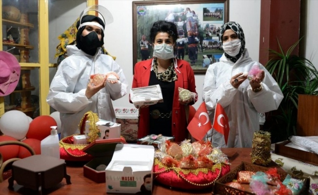 Sığınmacılar Kovid-19 ile mücadele için maske ve sabun üretiyor