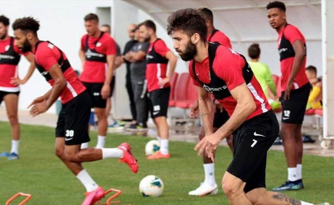 Antalyaspor ligde yenilmezliğini 10 ma&ccedil;a &ccedil;ıkarmak istiyor