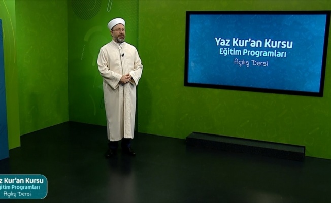 Diyanet'in uzaktan eğitimle 6 hafta s&uuml;recek 'Yaz Kur'an Kursları' Diyanet TV'de başladı