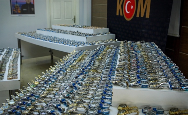 İstanbul'da 6 bin 88 imitasyon kol saati ele ge&ccedil;irildi
