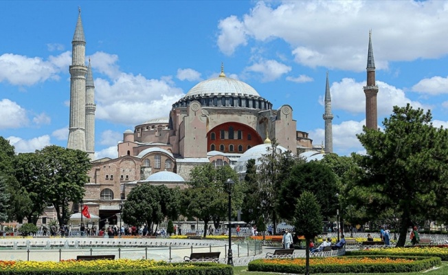 Ayasofya Camisi yarın açılacak