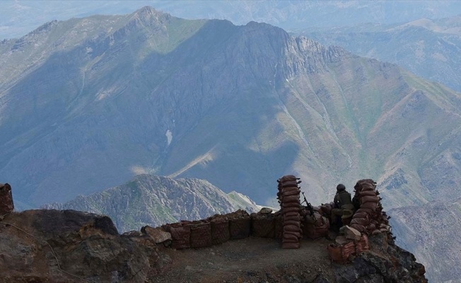 Hakkari'de 'Yıldırım-2 Cilo Operasyonu' başlatıldı: 3 terörist etkisiz hale getirildi