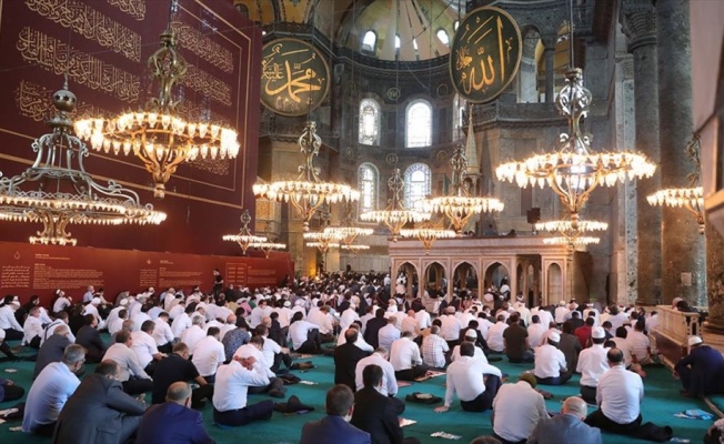 Harem-i İbrahim Camisi M&uuml;d&uuml;r&uuml; Şeyh Hıfzı Ebu Suneyne: Ayasofya'da namaz kılınması y&uuml;reğimize su serpti