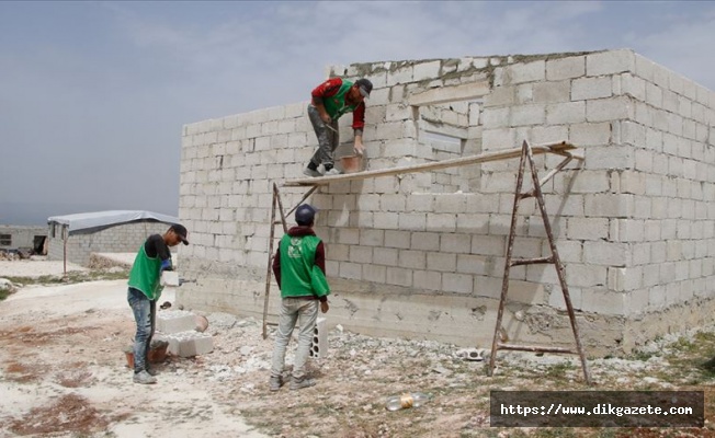 İHH İdlib'de 120 bin sığınmacıya sıcak yuva için çalışıyor