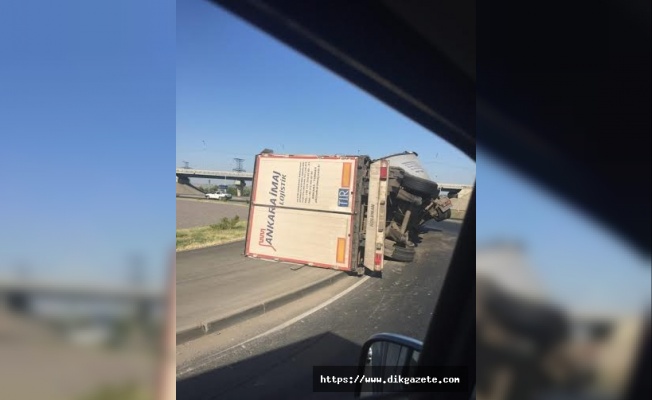 Rusya&#039;da bir Türk TIR&#039;ın devrilme anı kamerada