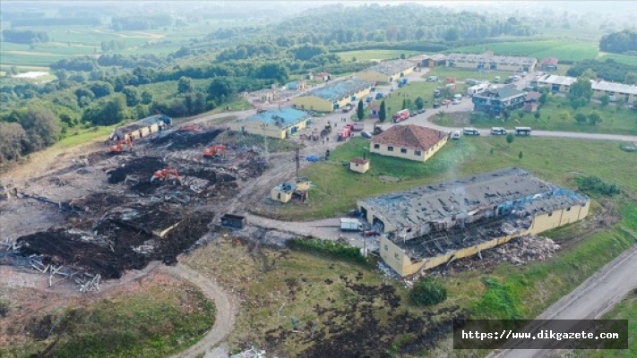 Sakarya'da patlamanın olduğu alandaki hasar havadan görüntülendi