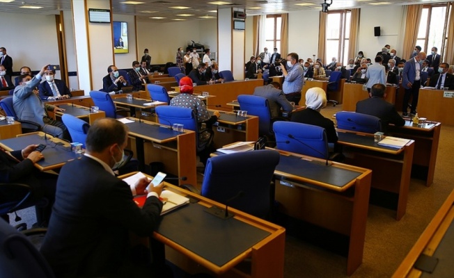 TBMM Adalet Komisyonu barolar düzenlemesi için 5 günde 52 saat mesai yaptı