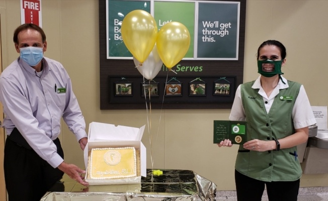 ABD'de yaşayan Türk kasiyere 'şeffaf maske' duyarlılığı için altın madalya