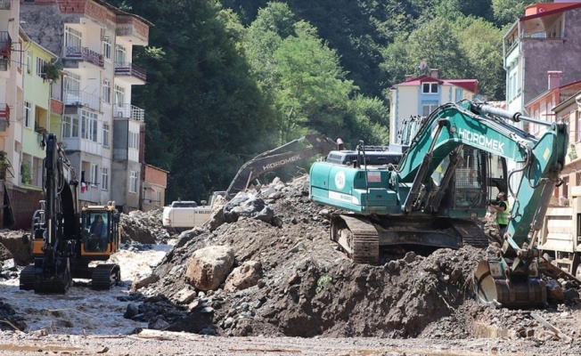 Bakan Pakdemirli: Giresun'daki selde yaklaşık 50 bin metreküpten fazla rüsubatı kaldırdık