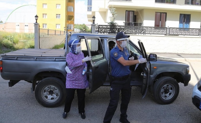Erzurum'da Kovid-19 ile mücadele için 'çat kapı' ekibi kuruldu