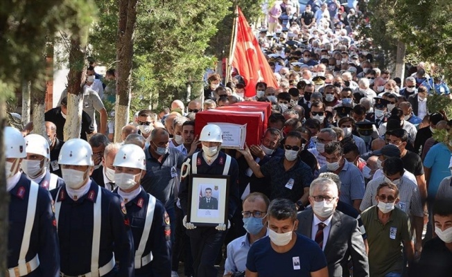 Giresun&#039;daki selde şehit düşen Uzman Çavuş Kıran son yolculuğuna uğurlandı