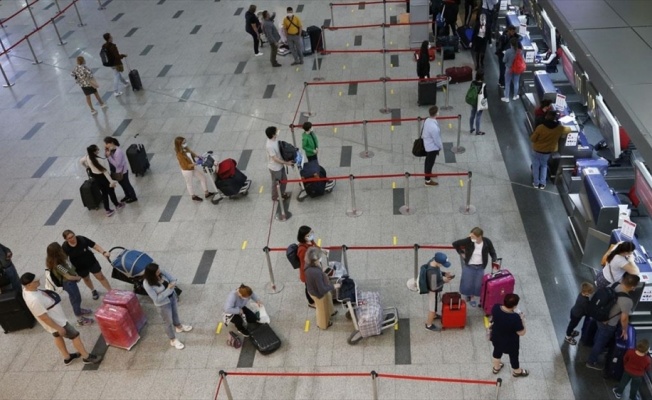 Rusya&#039;dan Türkiye&#039;ye Kovid-19 nedeniyle ara verilen uçak seferleri yeniden başladı