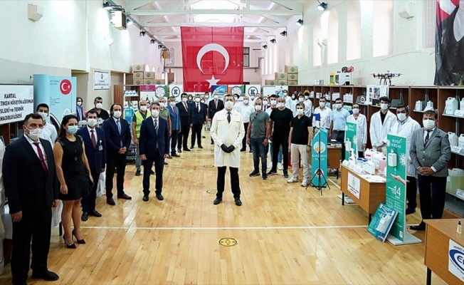 Bakan Selçuk: Meslek liselerimiz, okullarımızın maske ve dezenfektan ihtiyaçlarını karşılayabilecek imkana sahip