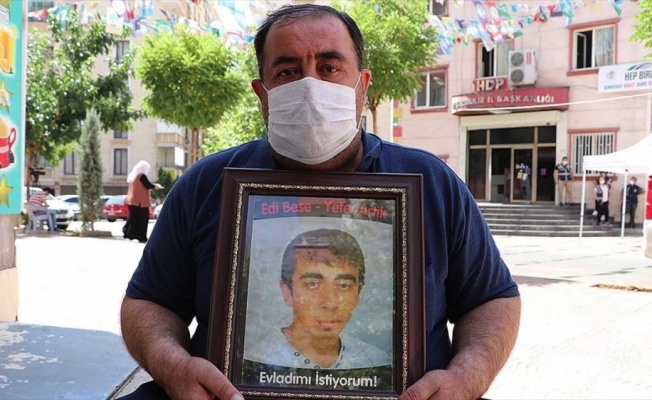 HDP önündeki eylemin 1. yılında bir aile daha evladına kavuştu