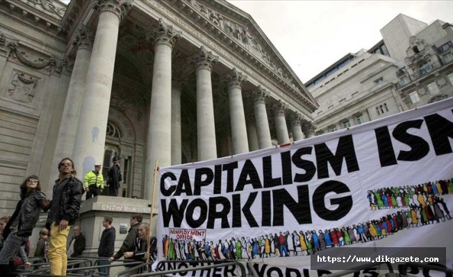 İngiliz hükümetinden okullarda 'kapitalizm karşıtı' kaynakların kullanılmaması uyarısı