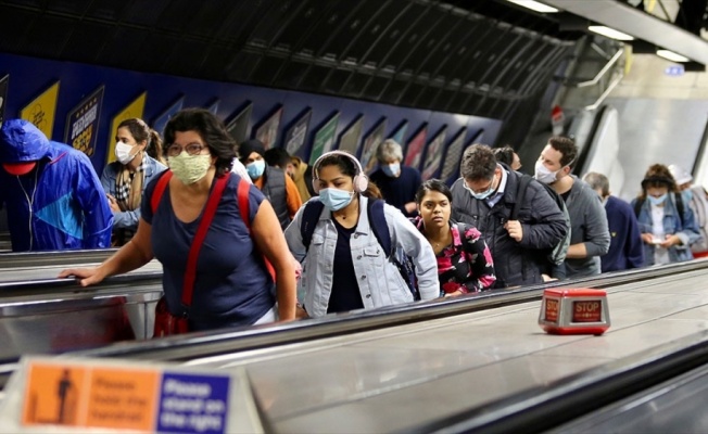 İngiltere'de son 24 saatte 2 bin 919 Kovid-19 vakası tespit edildi