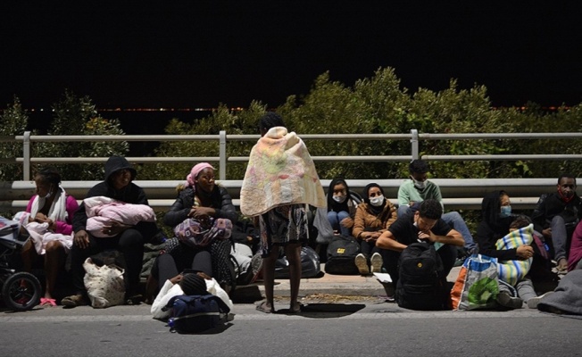 Yunanistan'da Moria kampındaki yangında binlerce sığınmacı evsiz kaldı