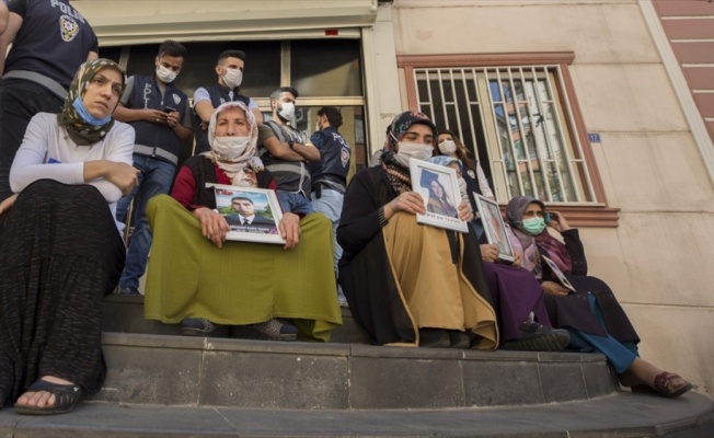 Diyarbakır anneleri bir evlada daha kavuşmanın sevincini yaşıyor