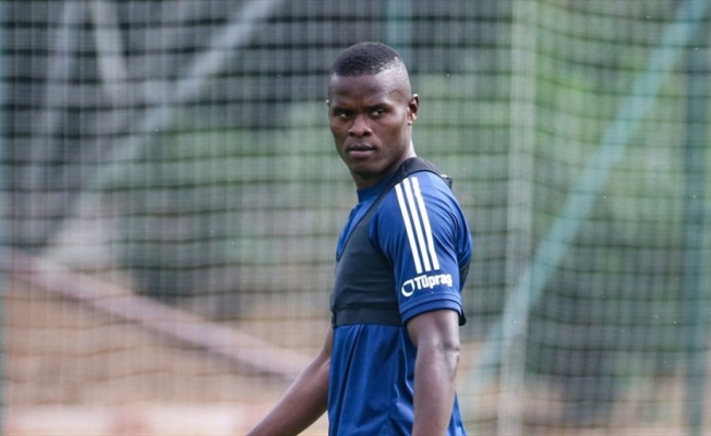 Fenerbahçe'nin yeni transferi Samatta: Burada olmak her oyuncunun hayalidir
