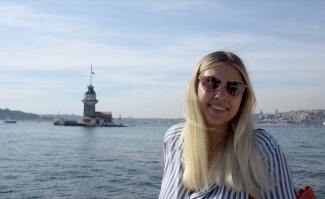İstanbul&#039;da yaşayan Rus gezgin 10 yıldır Türkiye&#039;yi ve Türk dizilerini tanıtıyor