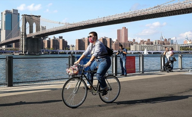 New York'ta Kovid-19 nedeniyle iki kez ertelenen okullar açıldı
