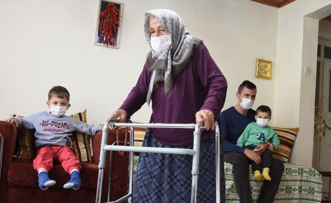 90 yaşında Kovid-19'u yenen Fati nine: Bu yaşıma geldim b&ouml;yle hastalık, b&ouml;yle ağrı g&ouml;rmedim