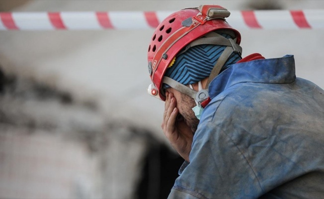 Arama kurtarma görevlisi gözyaşlarına hakim olamadı: Hepimiz insanız