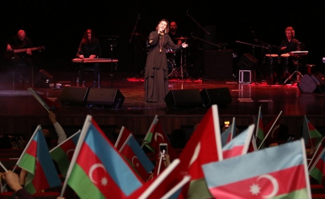 Azerbaycanlı sanatçı Azerin 'Çırpınırdı Karadeniz'i Karabağ'da seslendirmek istiyor
