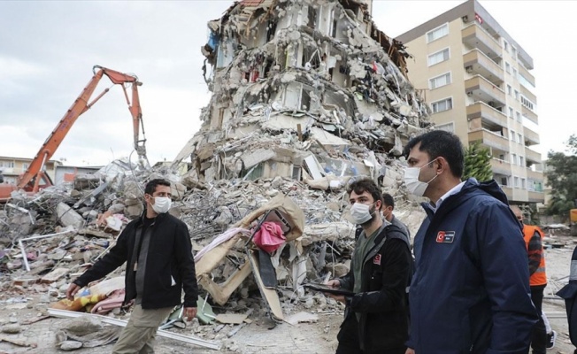 Bakan Kurum: İzmir'de birçok noktada riskli binaların yıkım süreci devam ediyor