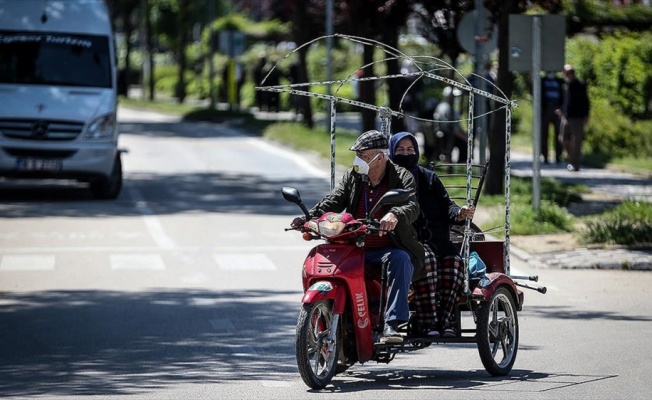 Bursa'da 65 yaş ve &uuml;zeri vatandaşlara sokağa &ccedil;ıkma kısıtlaması getirildi